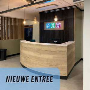 🎉 NIEUWE ENTREE 🎉

Vanaf vandaag zijn we weer volledig geopend zoals normaal, maar dan met onze nieuwe entree! 

We hebben een nieuwe receptie, koffiehoek en “health corner” gekregen. We hopen dat jullie hier de komende tijd veel gebruik van kunnen maken en dat het jullie goed bevalt 💪

Om de heropening te vieren zullen alle warme dranken de komende week €1 zijn! Wie o wie komt deze week de nieuwe koffiehoek uitproberen? ☕️ 

Verbouwing met dank aan: KvZ Interieur Ontwerp en Advies, Kuiper en Vos bouw, TopTeam Stoffering, Eggink Schilders, Installatiebedrijf Klok en Vos Projecten 👷🏼‍♂️